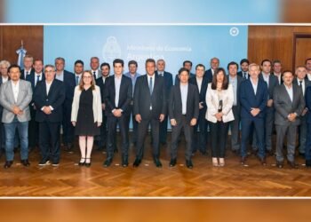 Massa garantizó los fondos a las provincias para el pago de sueldos y aguinaldos