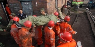China: al menos 12 muertos por un accidente en una mina de carbón