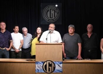 La justicia aceptó levantar la feria para tratar la cautelar de la CGT contra el DNU