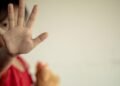 Hombre de 75 años fue acusado de abusar de una nena de 8 años
