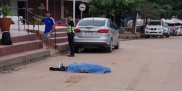 Aguas Blancas: Hombre murió en la vía pública