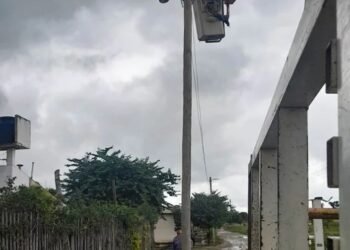 Orán: Trabajan en la mejora del alumbrado público