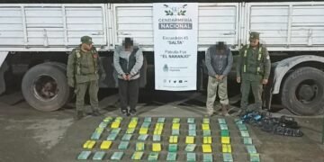 Traficaban más de 65 kilos de cocaína en el chasis de un camión