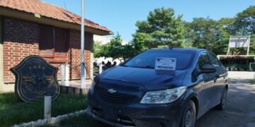 La policia recuperó un auto y dos motos