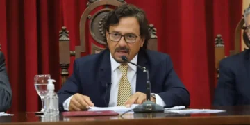 Sáenz le pidió a los legisladores nacionales que repliquen el DNU de Salta de cobro en la atención médica a extranjeros