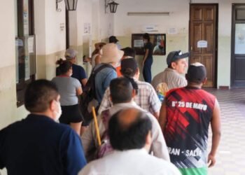 Hoy pagan a los municipales