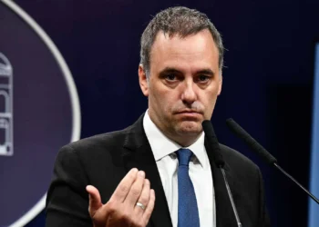 El gobierno nacional le descontará el día a los empleados estatales que adhieran al paro