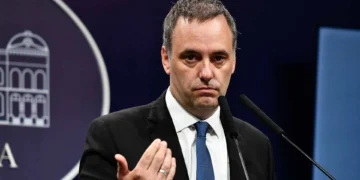 El gobierno nacional le descontará el día a los empleados estatales que adhieran al paro