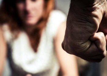 Condenado por amenazas, lesiones con látigo a su expareja y violación de la cuarentena