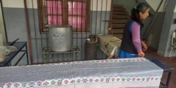 Alumnos de la Escuela de Comercio “Julio Cortes” reciben el servicio de copa de leche