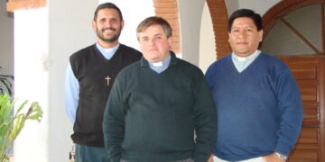 Sacerdotes celebran 25 años de su consagración
