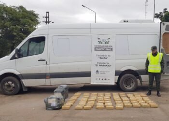 Detuvieron a dos hombres con más de 108 kilos de marihuana