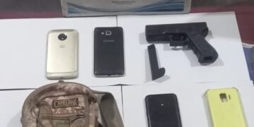 Joven portaba réplica de un arma de fuego, fue detenido