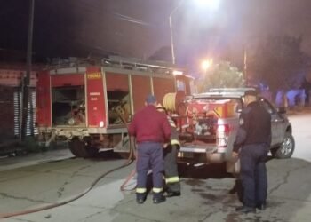 Bomberos sofocaron un incendio en un depósito de mercaderías
