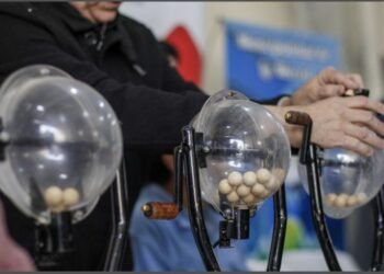 Tres familias cancelan su viviendas mediante el Cumplís y Ganas del IPV