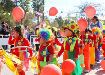Hipólito Yrigoyen: Gran Desfile de los Jardines de Infantes