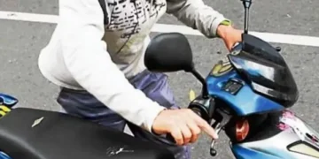 Lo acusaron de robarle la moto a su abuelo