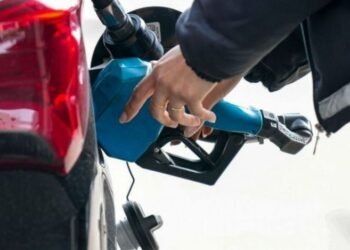 La nafta vuelve a subir este sábado