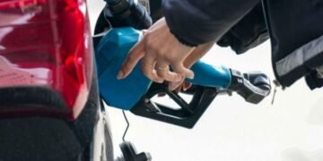 La nafta vuelve a subir este sábado