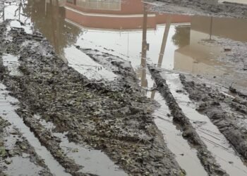 Vecinos denuncian una gran pérdida de líquidos clocales