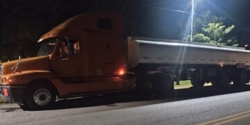 Camionero boliviano fue detenido cuando manejaba alcoholizado