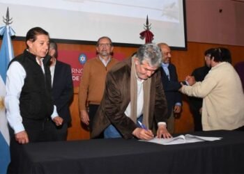 Provincia acordó un aumento del 33% hasta septiembre