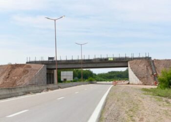 Hipólito Yrigoyen: Gestiones para finalizar el puente elevado y mejorar la iluminación en la Ruta 50