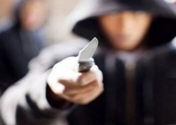 Lo imputaron por robar un celular a punta de cuchillo