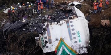 Tragedia en Nepal: Se estrelló un avión y murieron 18 personas