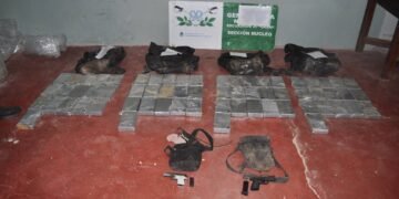 Abandonaron 67 kilos de cocaína en la unión de los ríos Pescado y Bermejo