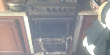 Se olvidaron una tortilla en el horno y se incendió la cocina
