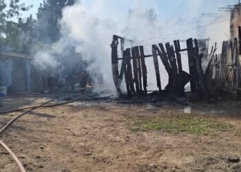 Se quemó una casa en el Barrio 6 de Enero