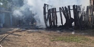 Se quemó una casa en el Barrio 6 de Enero