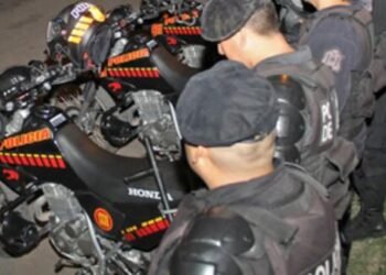 La policía recuperó una moto y un celular robado