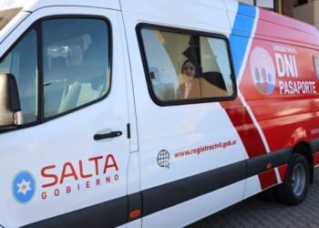 Desde hoy atiende el móvil del Registro Civil en Plaza Pizarro