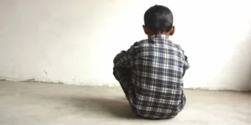 Mujer condenada por abuso sexual simple al hijo de su pareja