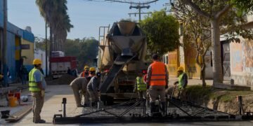 Baltasar Lara recorrió obras de pavimento y cordón cuneta
