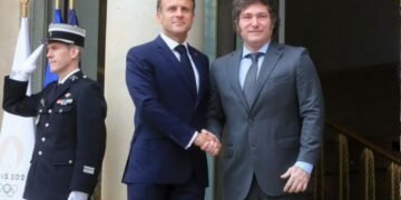 Javier Milei se reunió con Macron en París