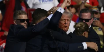 Intentaron asesinar a Donald Trump durante un acto de campaña en Pensilvania