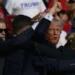 Intentaron asesinar a Donald Trump durante un acto de campaña en Pensilvania