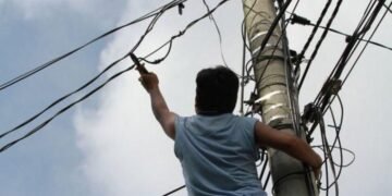 Son más de 25 mil las personas “colgadas” a la luz en Salta