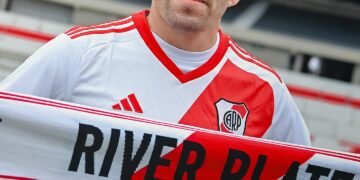 Marcos Acuña firmó su contrato con River