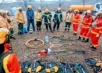 Bomberos Voluntarios se entrenaron en el manejo de incendios forestales