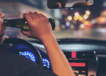 Manejaba borracho y chocó a una motocicleta donde viajaba una menor