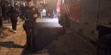 Se prendió fuego una casa y rescataron a dos menores de su interior