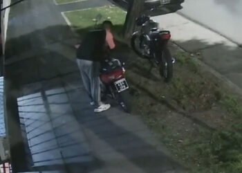 Intentó robarle la moto a una policía ahora lo condenaron