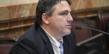 Echaron a Francisco Paoltroni del bloque de senadores de La Libertad Avanza