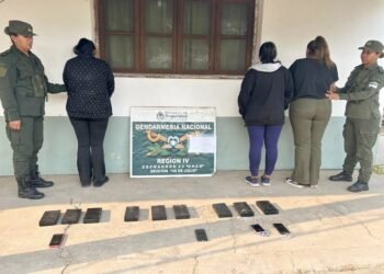 Tres mujeres llevaban 9 kilos de cocaína adosados a sus cuerpos