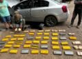 Traficaban 54 kilos de cocaína en el torpedo del auto