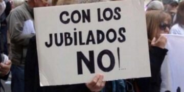 Jubilados marcharán mañana por las calles de Orán